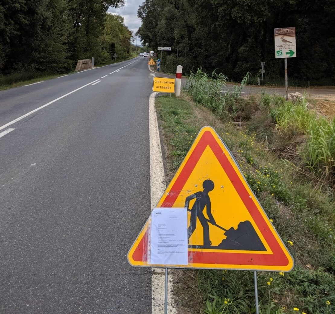 Panneaux Attention Travaux sur Nîmes